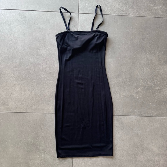 Black Fittted Slip - Picture 1 of 3